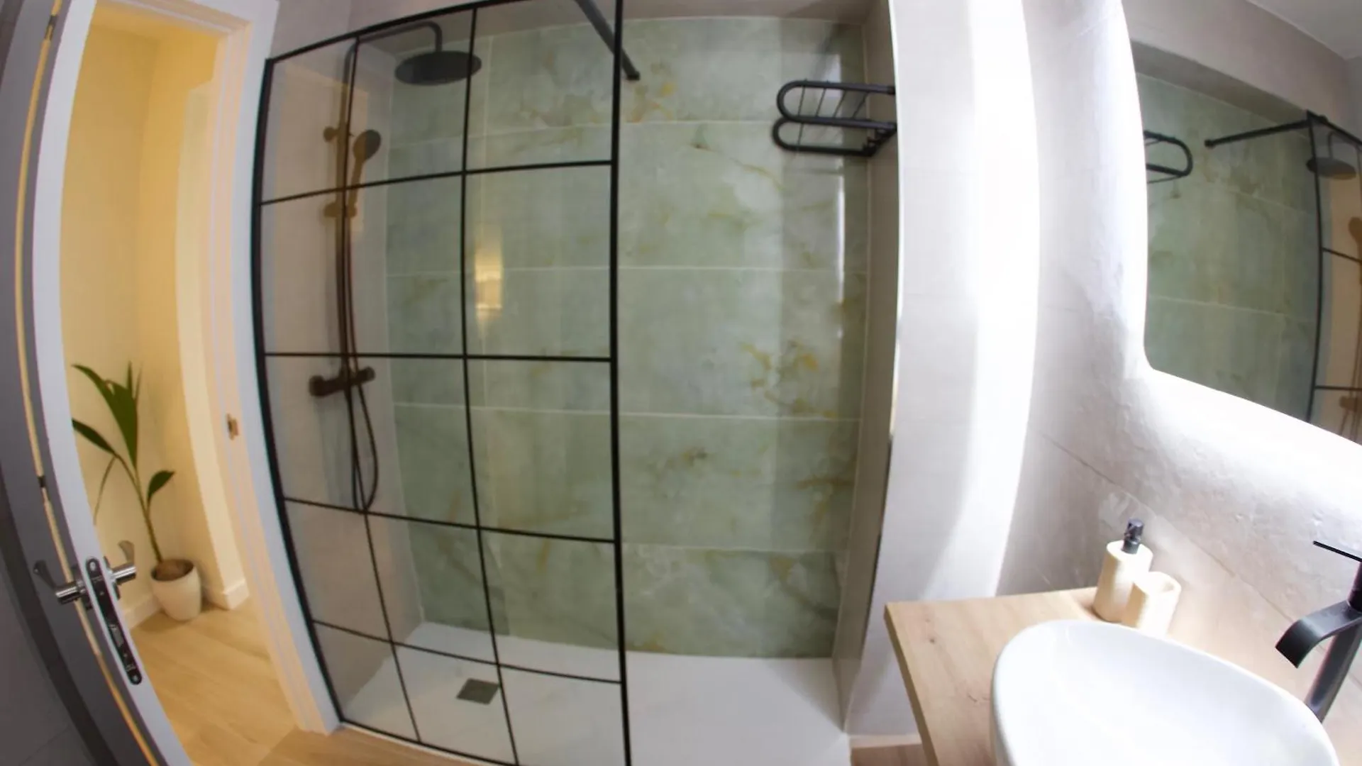 Victoria 75 Luxury Apartment Malaga
